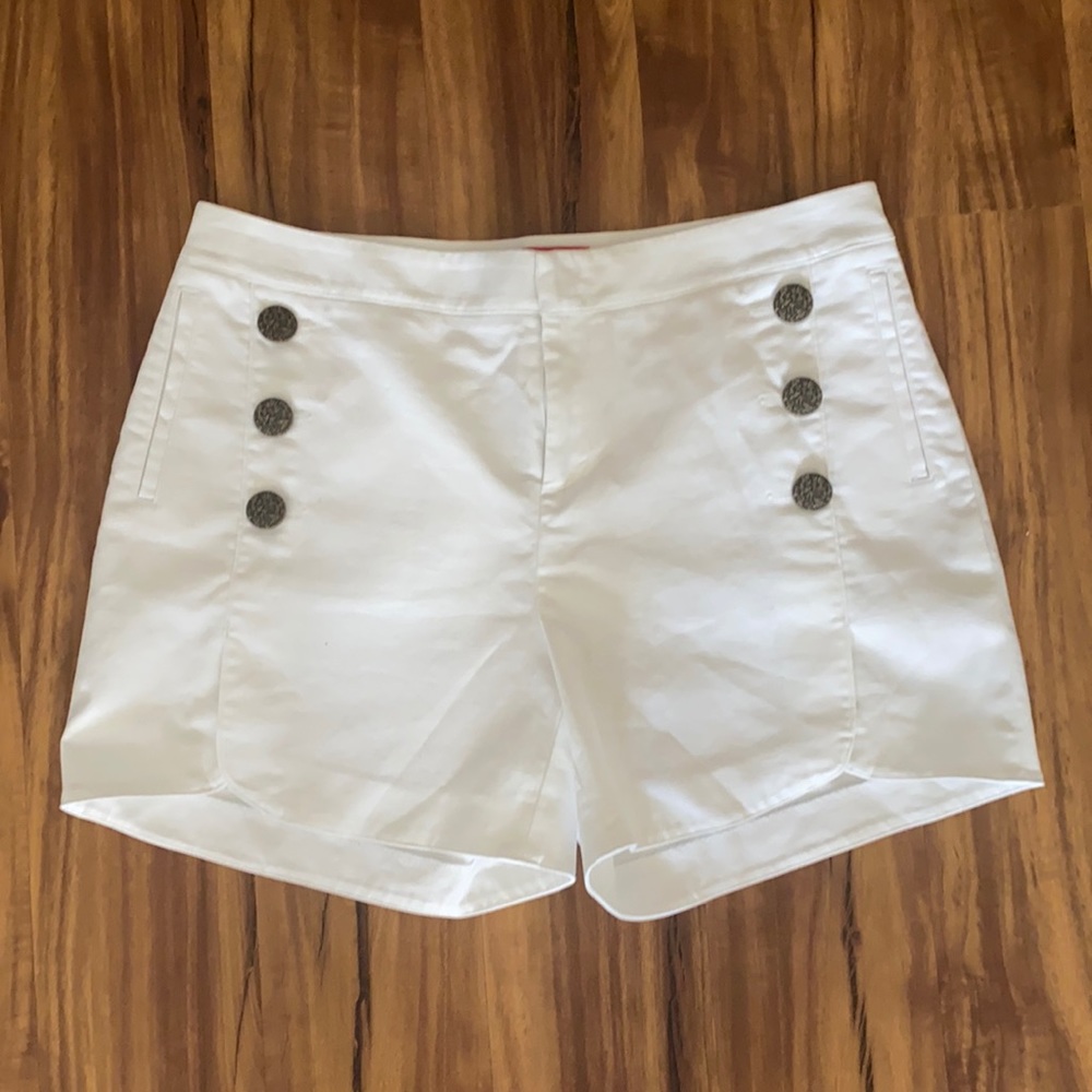 NWOT: Cartonnier-Anthropologie white button shorts